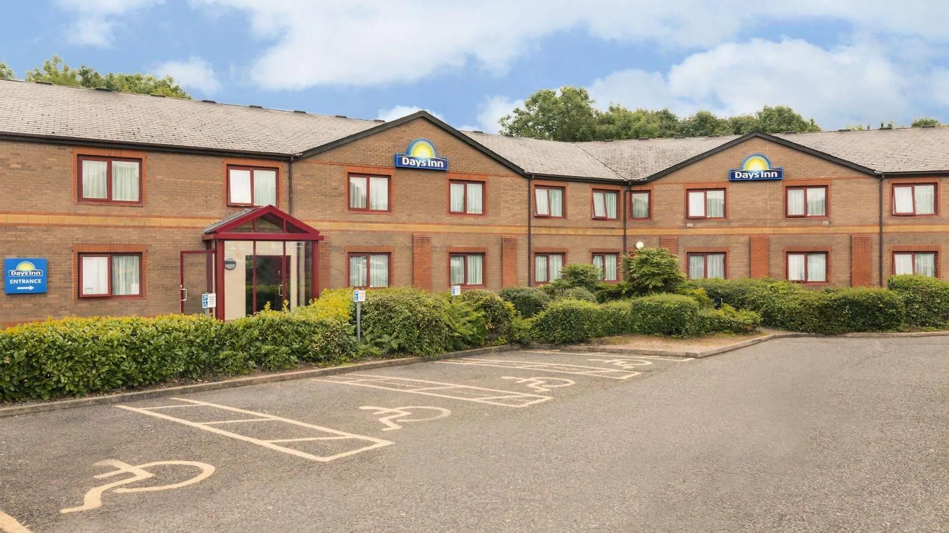 4 Highly Rated Hotels Close to Newport Wetlands