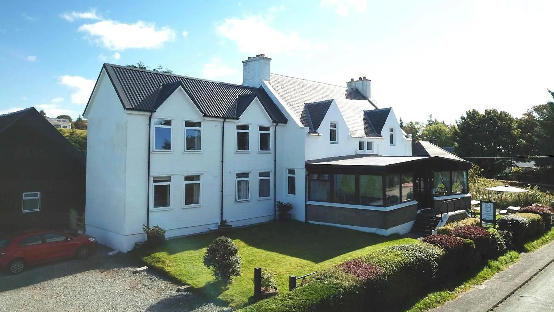 6 Central Hotels in Inner Hebrides That Stand Out