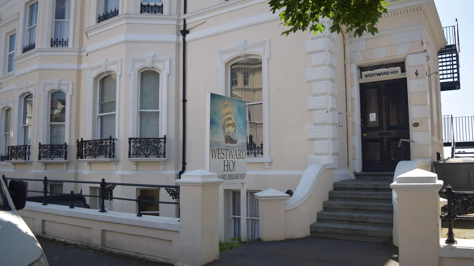 Where to Stay in Kent: 6 Best Hotels with Free WiFi