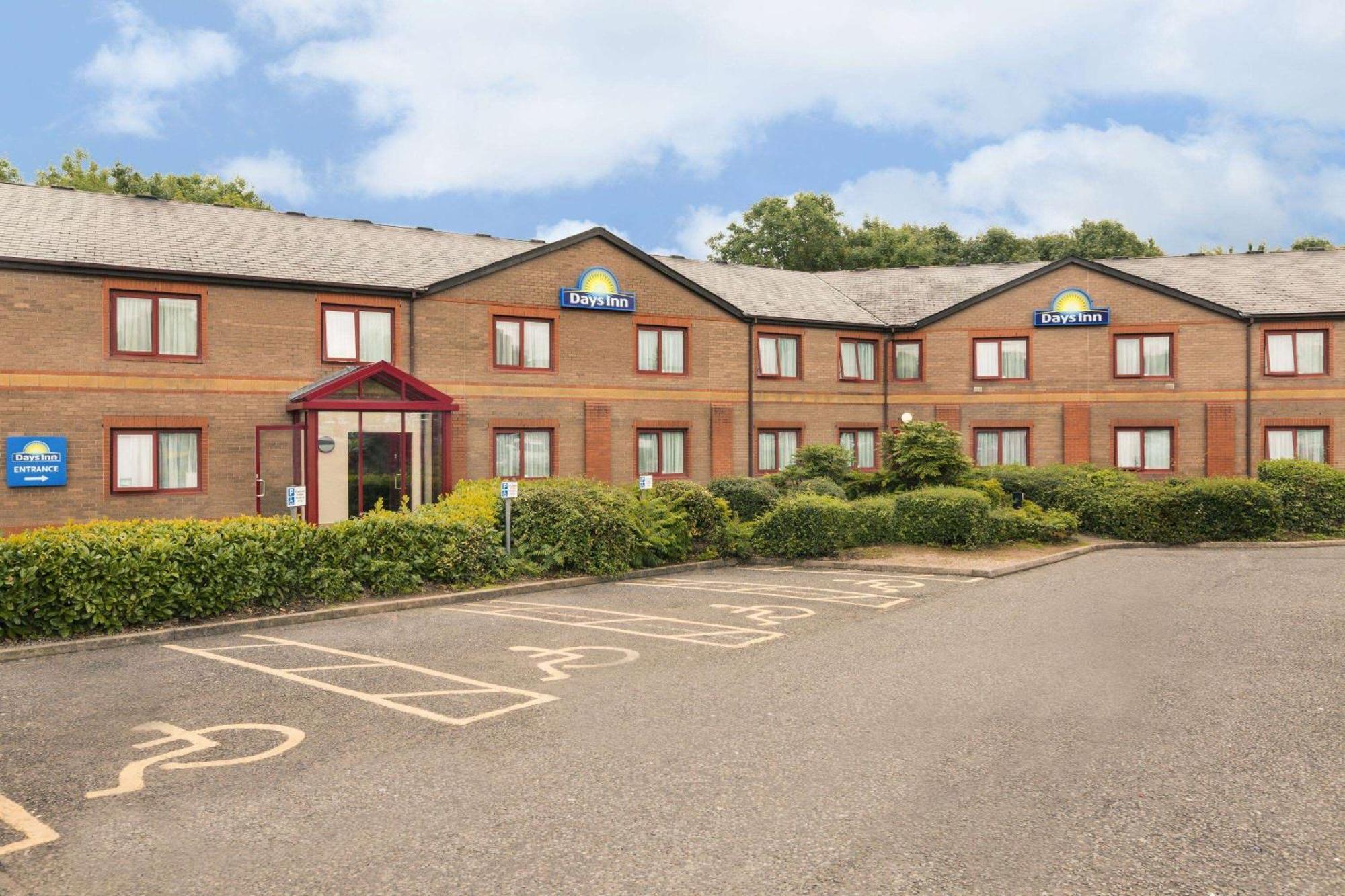 4 Highly Rated Hotels Close to Newport Wetlands